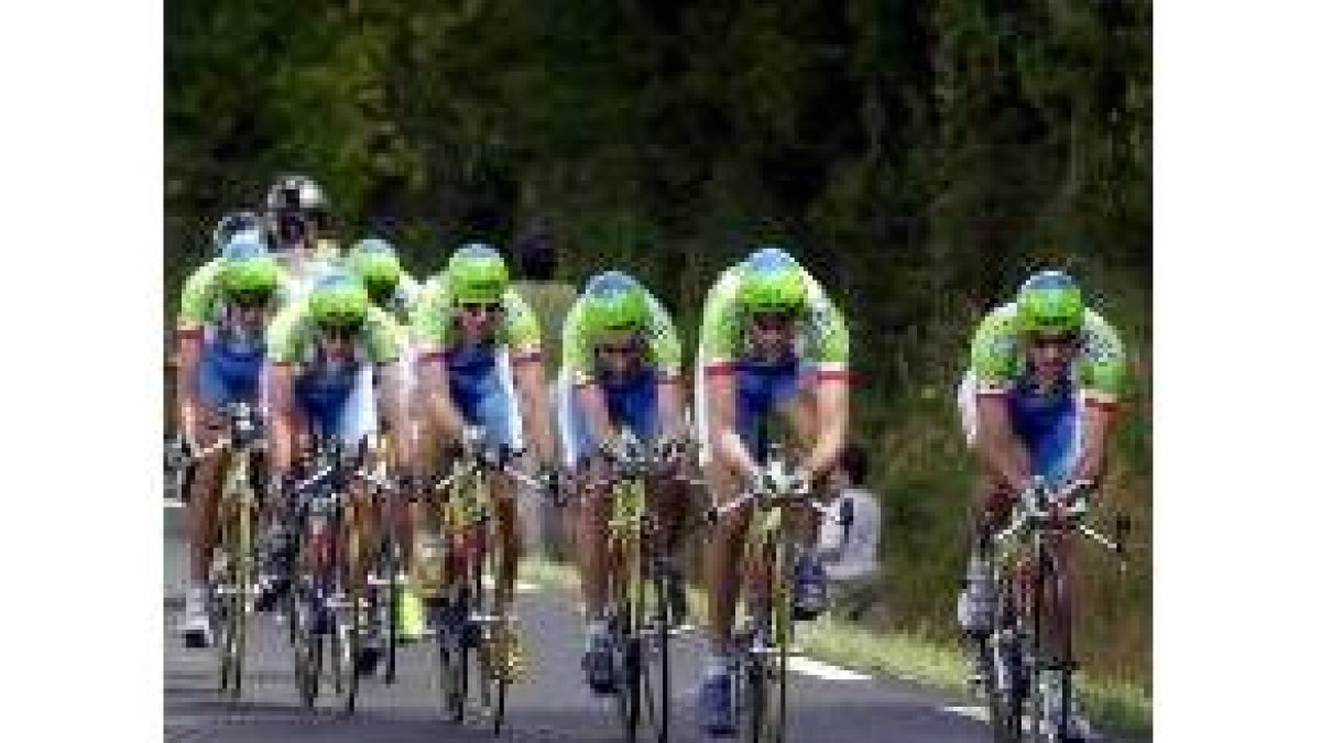 La crono por equipos dará el pistoletazo de salida a la Vuelta del 2004