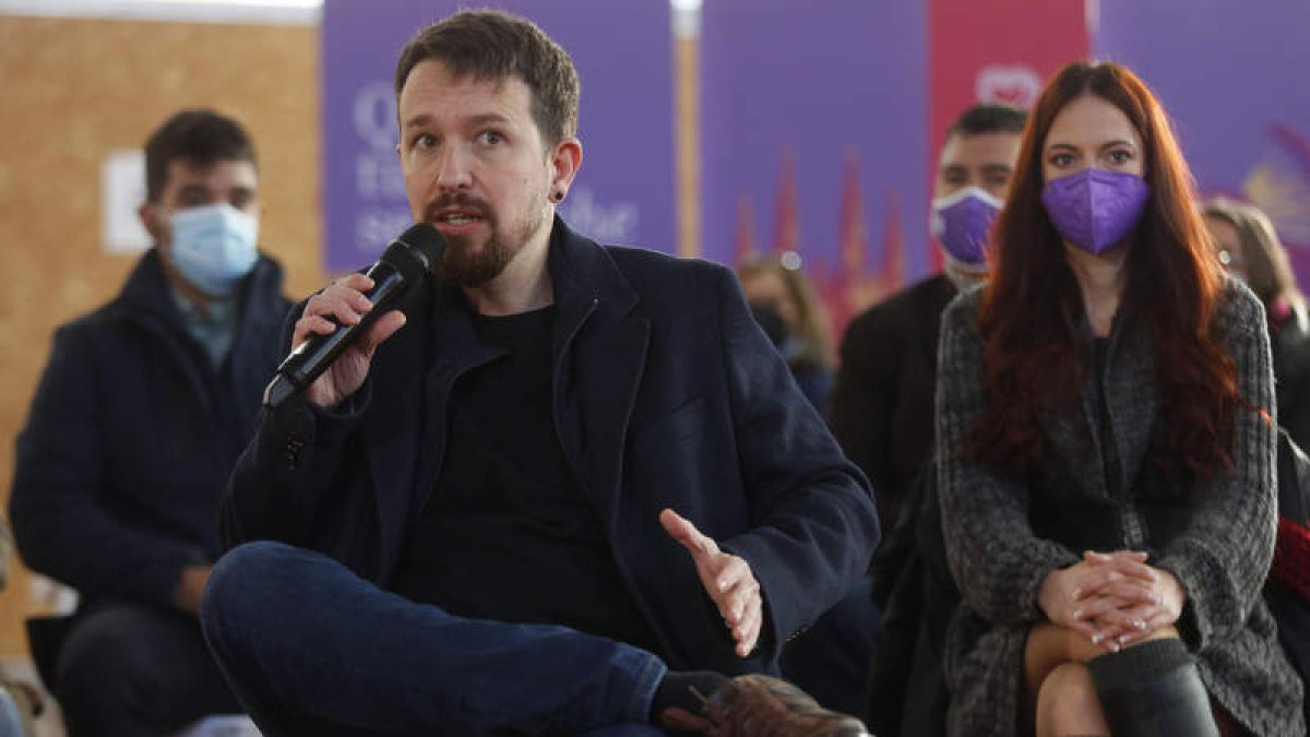 Pablo Iglesias, ayer, en el pabellón del Colegio Quevedo. FERNANDO OTERO