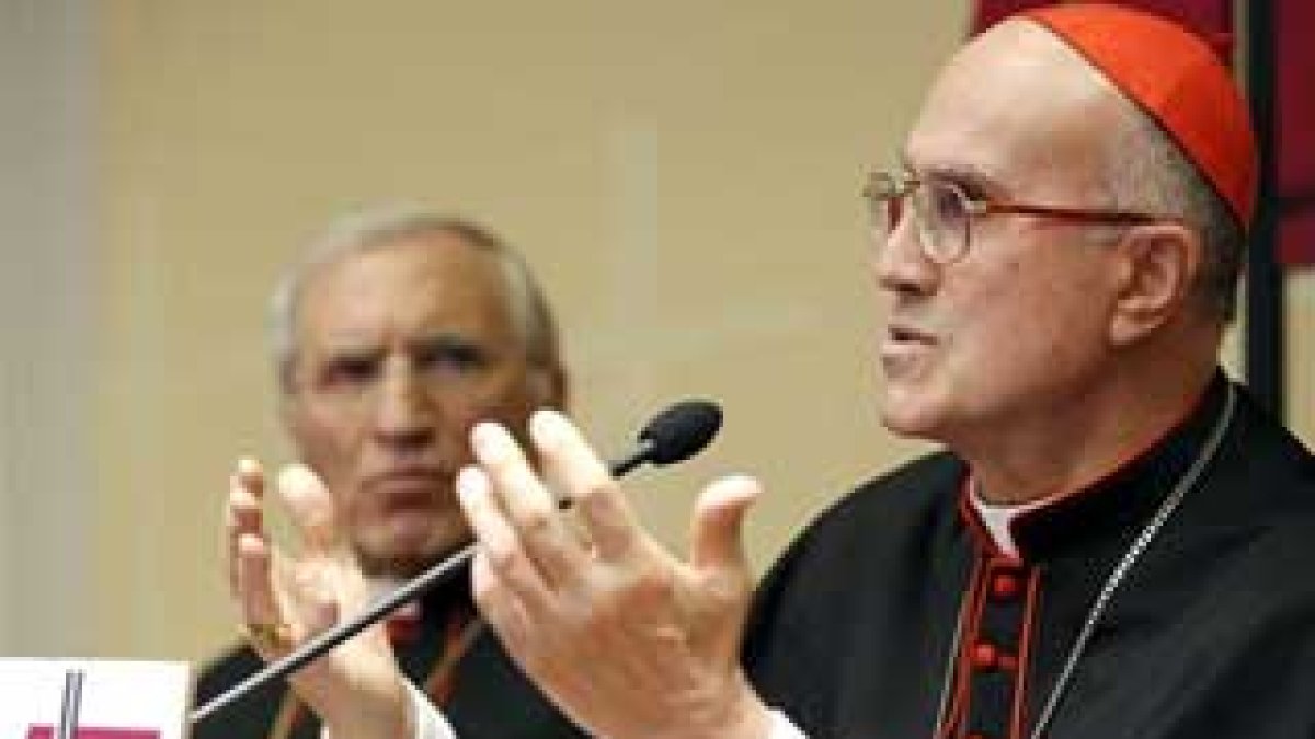 El secretario de Estado del Vaticano, el cardenal Tarcisio Bertone.