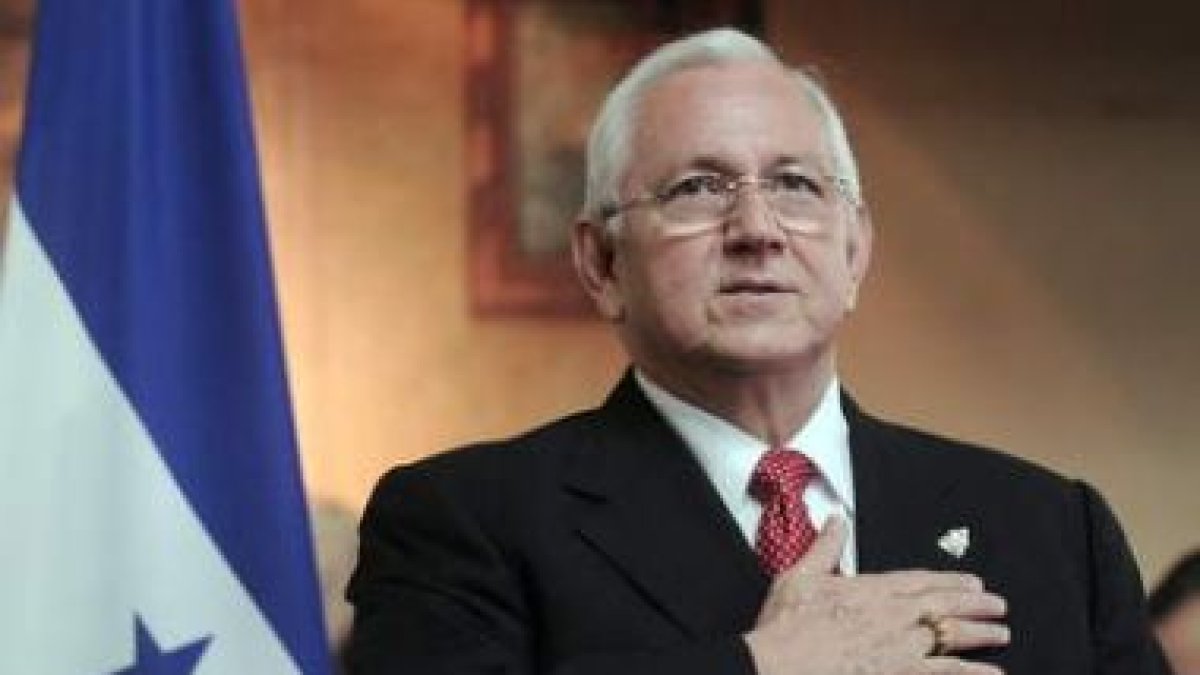El nuevo presidente de Honduras, Roberto Micheletti.