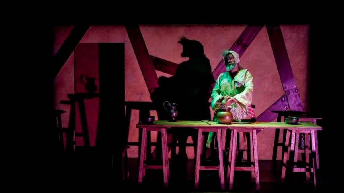 La compañía Bambalua Teatro representará el domingo 30 de julio su obra ‘Ñam, ñam’ en la localidad de Laguna de Negrillos. DL