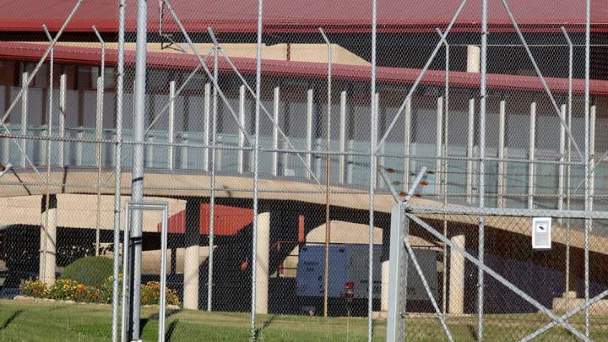 La cárcel de Villahierro, en Mansilla de las Mulas, donde está en prisión preventiva el agresor sexual que atacó a tres mujeres en León.