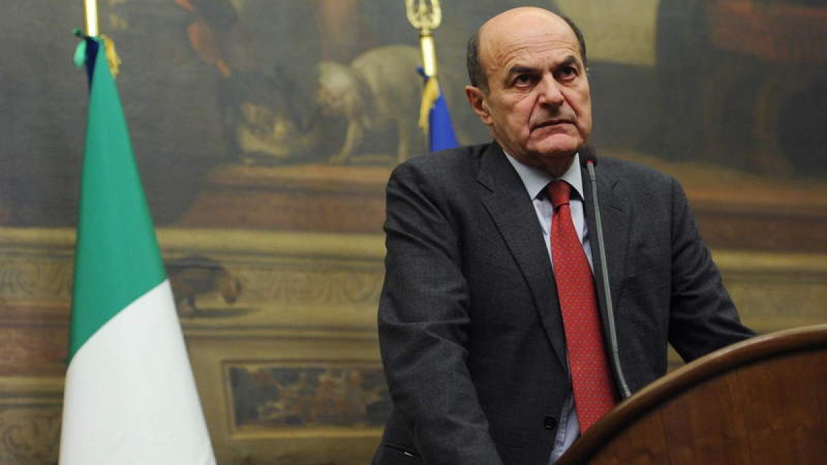 El líder de centroizquierda, Pier Luigi Bersani, en una rueda de prensa ayer.