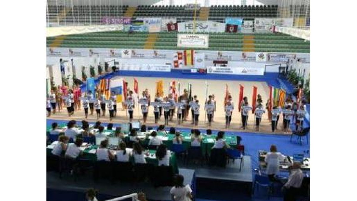 Foto de un acto deportivo en el pabellón de El Toralín.