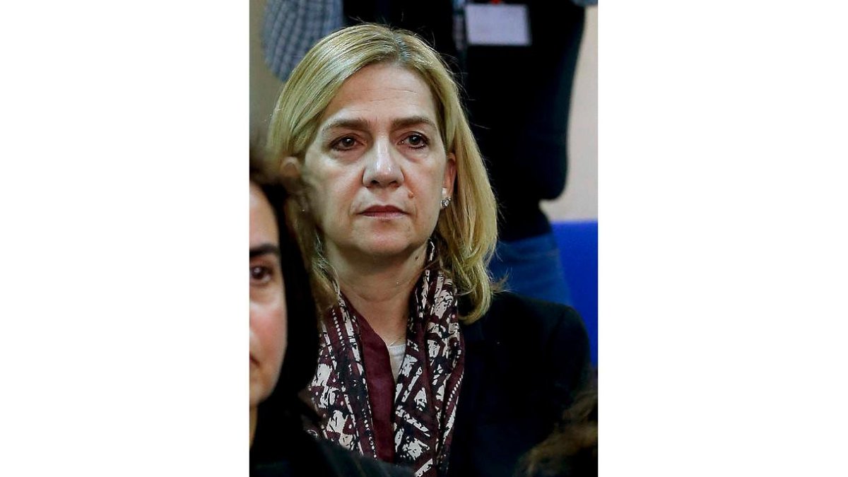 La infanta Cristina en el banquillo de los acusados.