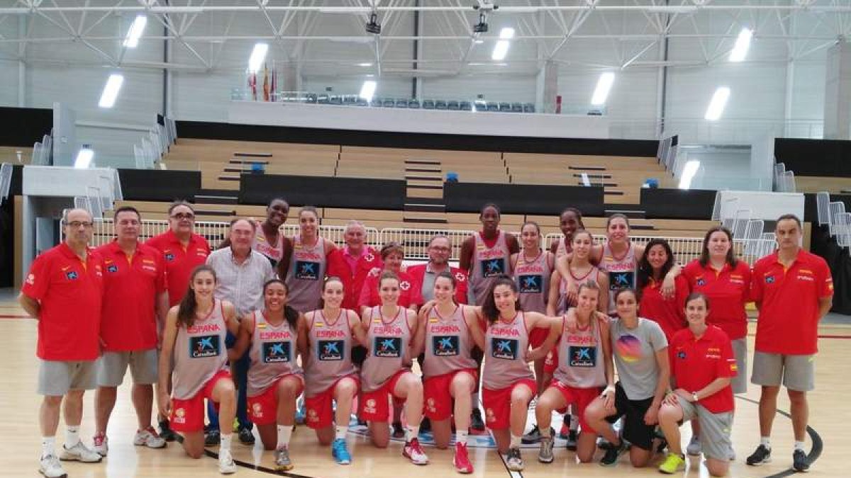 Selección española de baloncesto U20 en Bembibre. CEBRONES