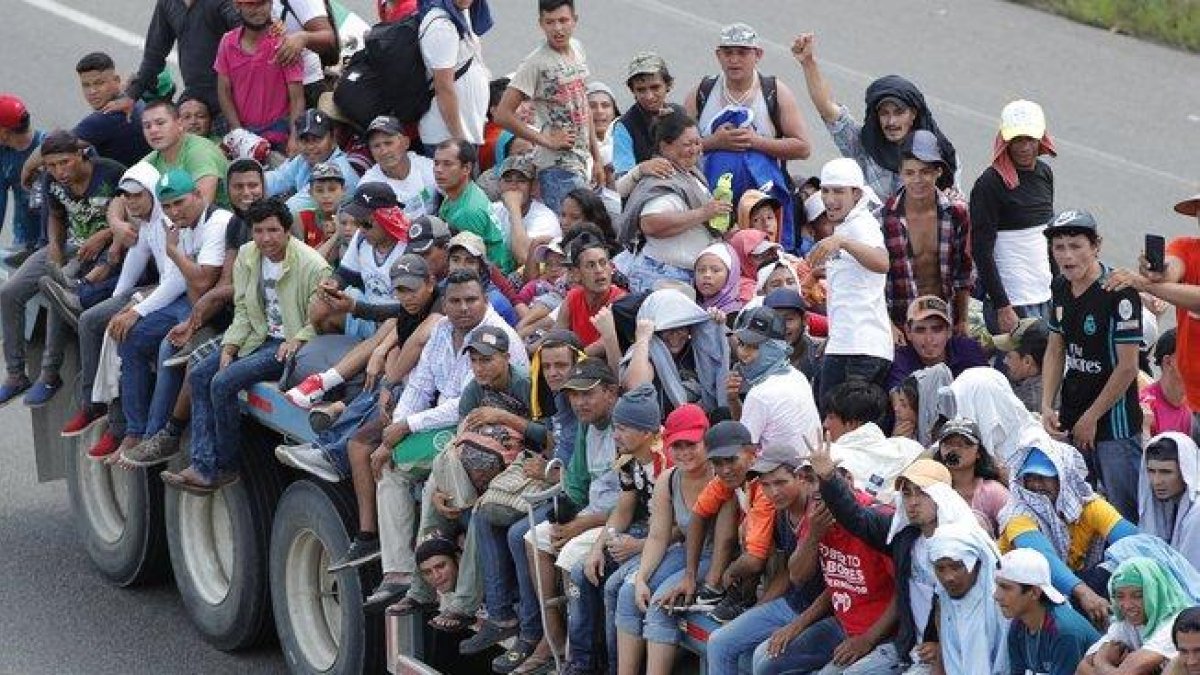 Miles de centroamericanos -en su mayoría hondureños y salvadoreños- llegaron a México para tratar de cruzar hacia Estados Unidos.