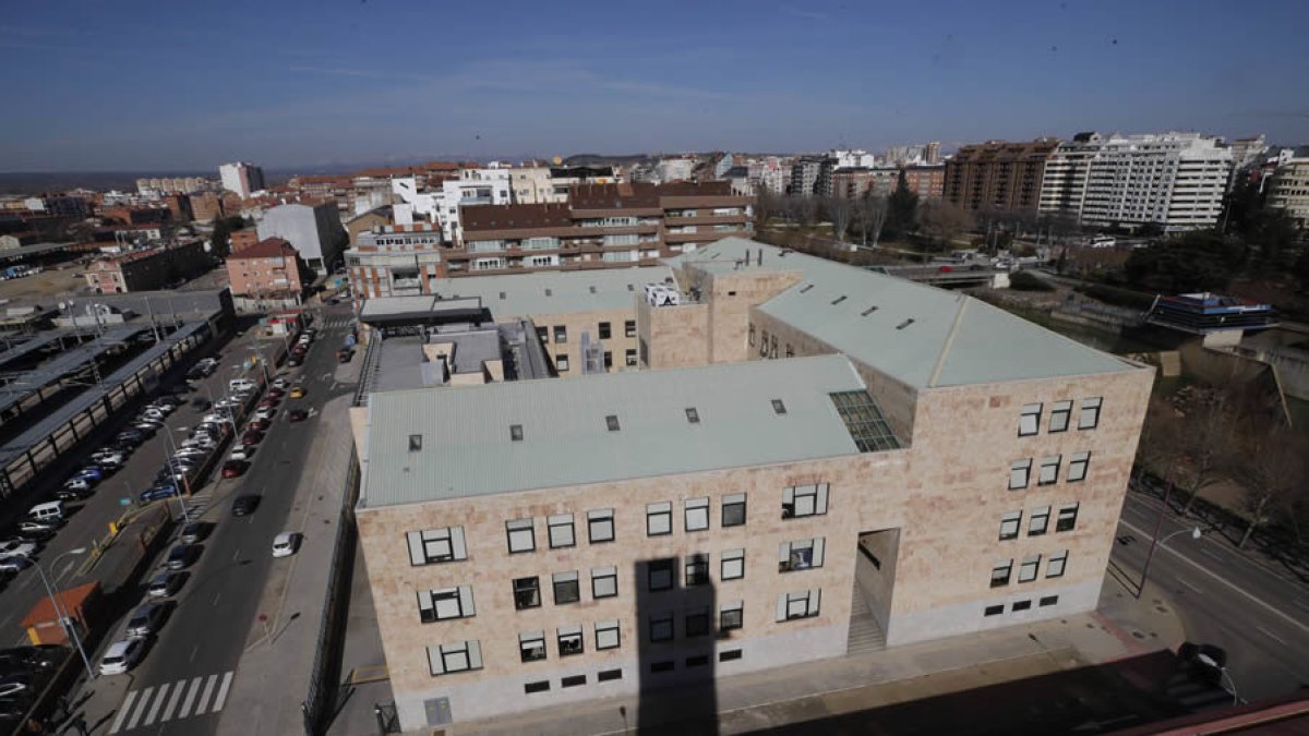 Edificio de los juzgados en León
