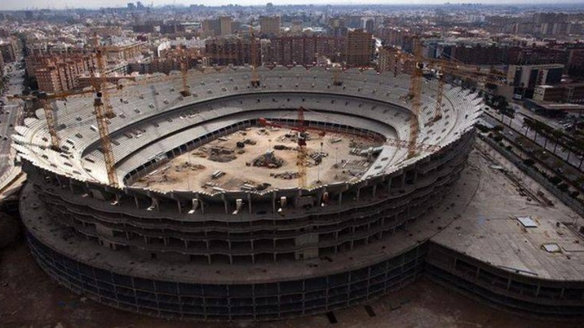 Vista de las obras paralizadas del nuevo estadio del Valencia.