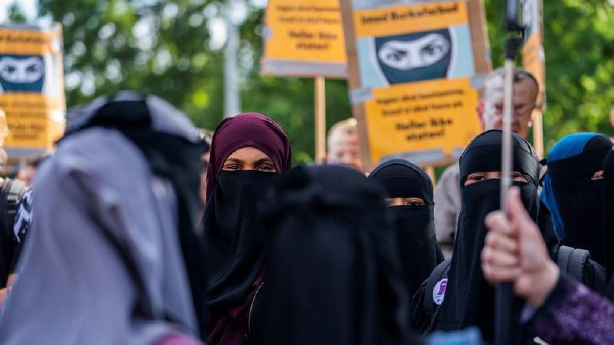 Protestas contra la prohibición del burka. MARTIN SYLVEST