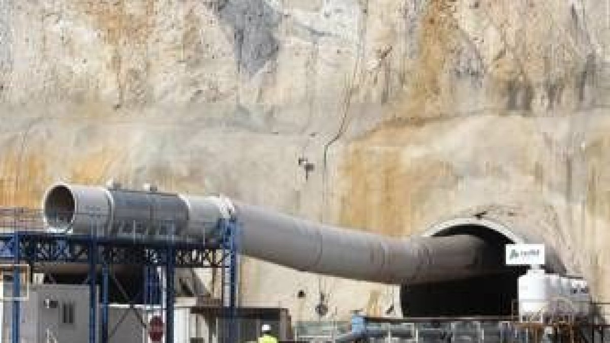 Las obras de construcción de los túneles de Pajares avanzan según los plazos previstos