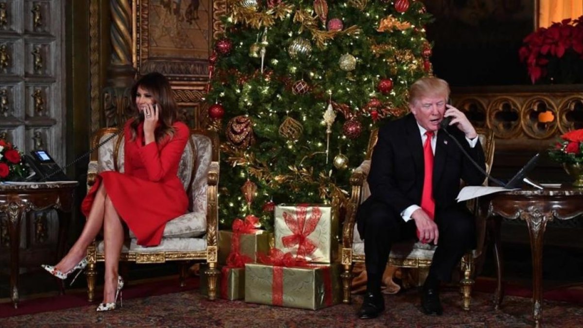 El presidente de EEUU, Donald Trump, y su esposa, Melania, en su club de Mar-a-Lago, en Florida.