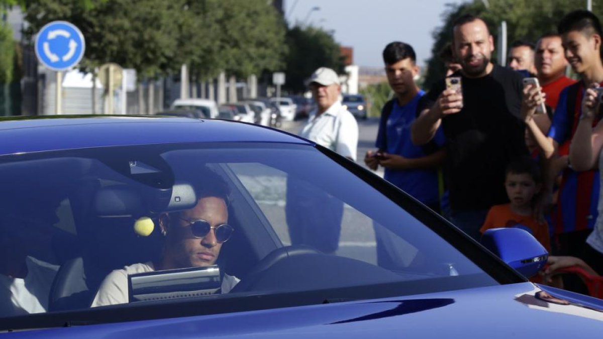 Neymar, este miércoles, a su llegada a Sant Joan Despí