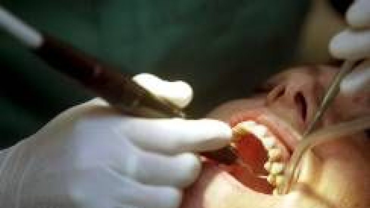 El nuevo sistema, rápido y sencillo de aplicar, puede hacer más llevadera la visita al dentista
