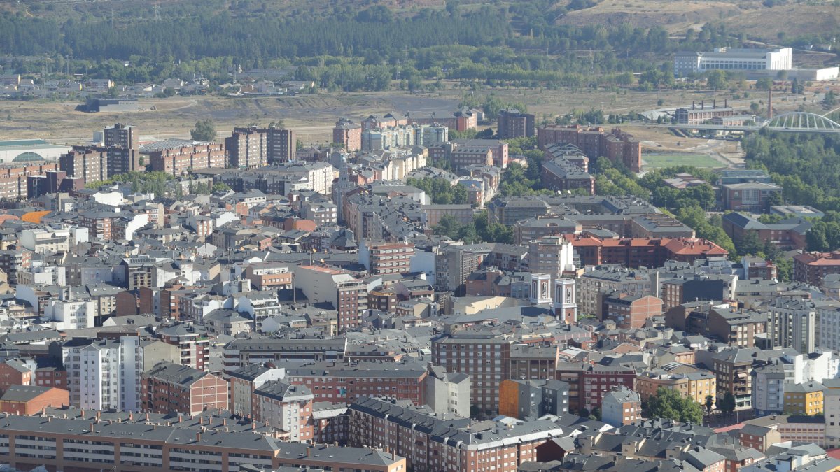 Vista de la ciudad de Ponferrada. L. DE LA MATA