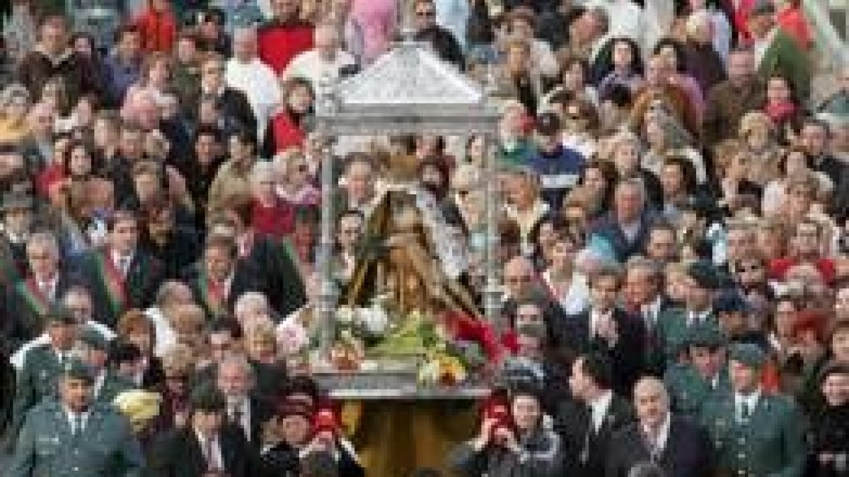 La Virgen del Camino bajó a León el 7 de mayo acompañada de miles de leoneses
