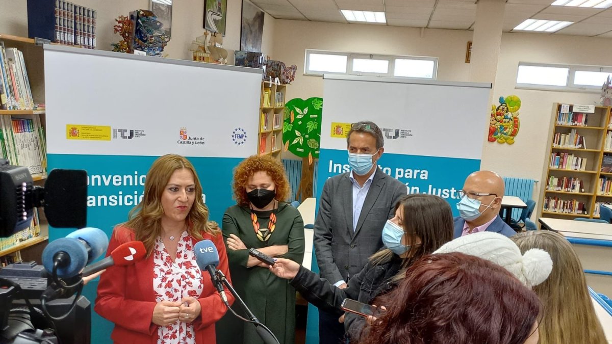 Virginia Barcones, esta mañana en La Roba. MARCIANO PÉREZ