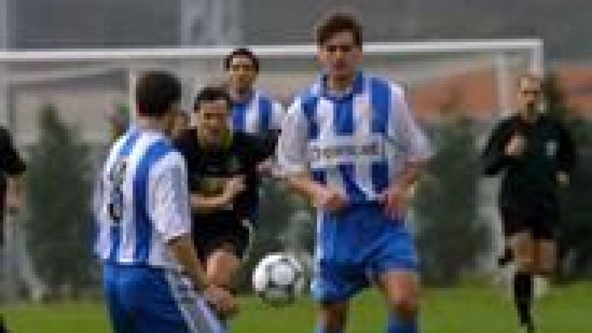 Carlos Aira en el choque Deportivo B-Ponferradina, en A Grela