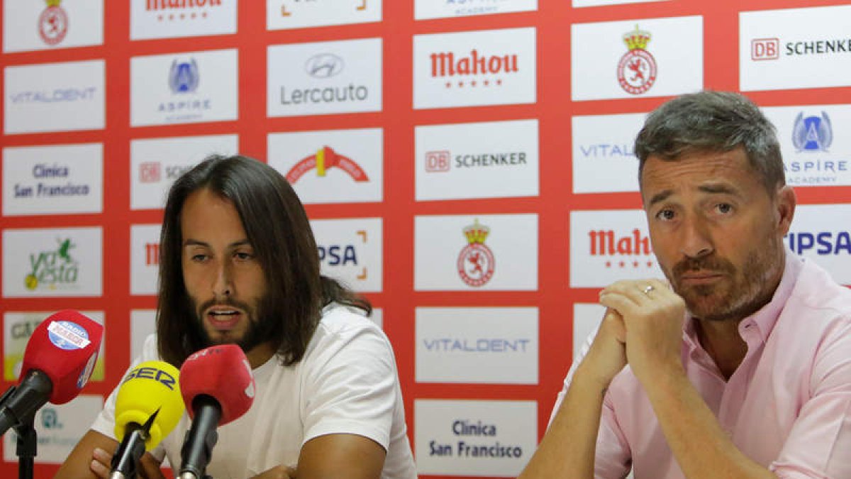 Mario Ortiz y Óscar Cano, durante la rueda de prensa que ofrecieron ayer. SECUNDINO PÉREZ