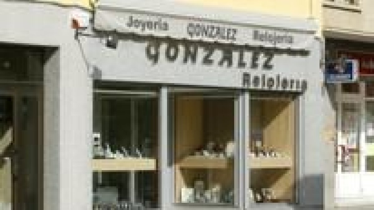 La joyería González, en la Avenida Villafranca, fue el establecimiento donde se realizó el robo