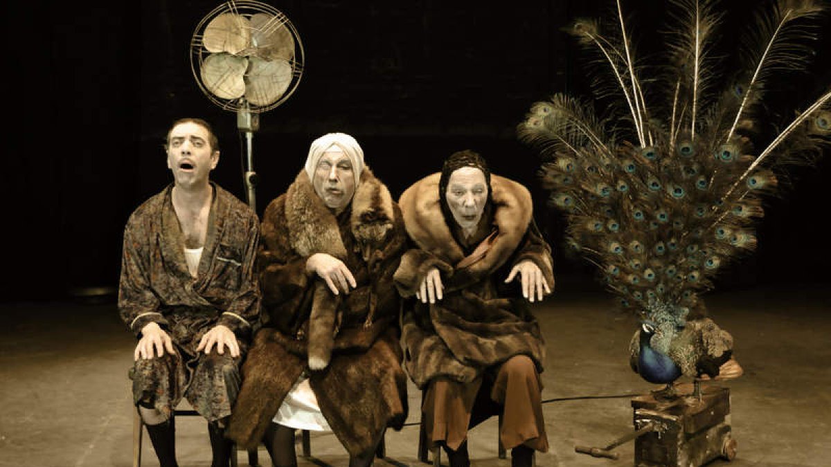Los actores de La Zaranda, con la obra «Nadie lo quiere creer».