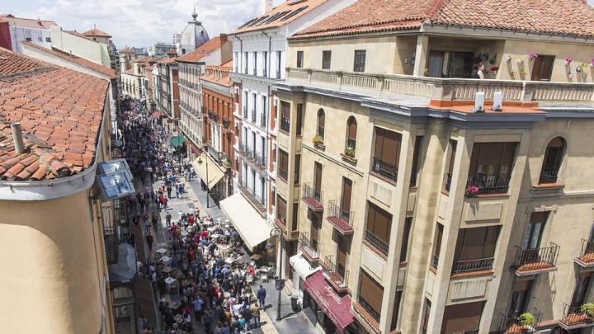 Imagen de la Calle Ancha, una de las más turísticas de León