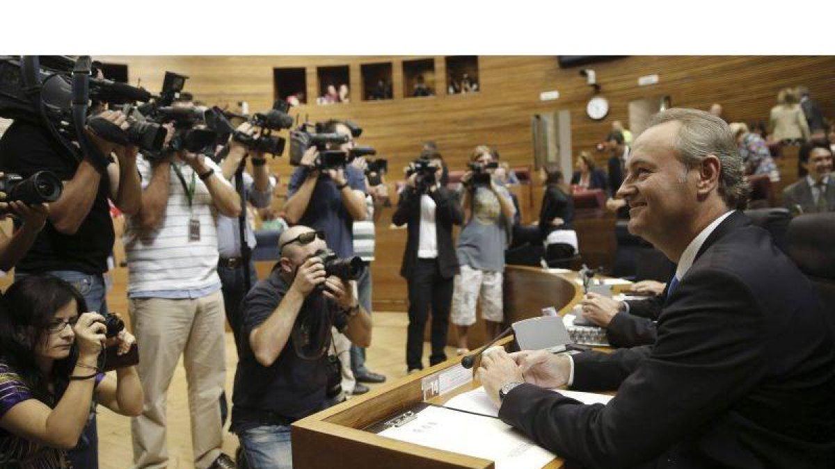 El president de la Generalitat, Alberto Fabra, al inicio de su segundo Debate de política general.