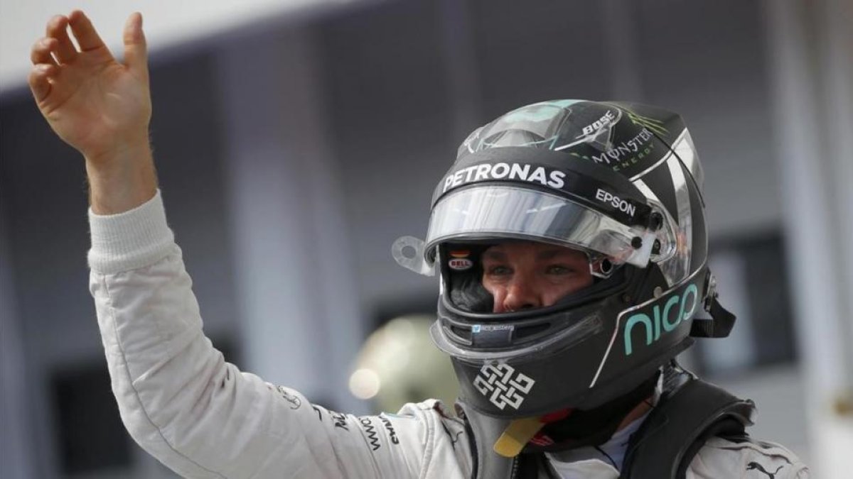El alemán Nico Rosberg celebra, en Budapest, su cuarta 'pole' del año.