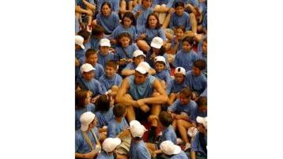 Pau Gasol, rodeado de niños que practican baloncesto
