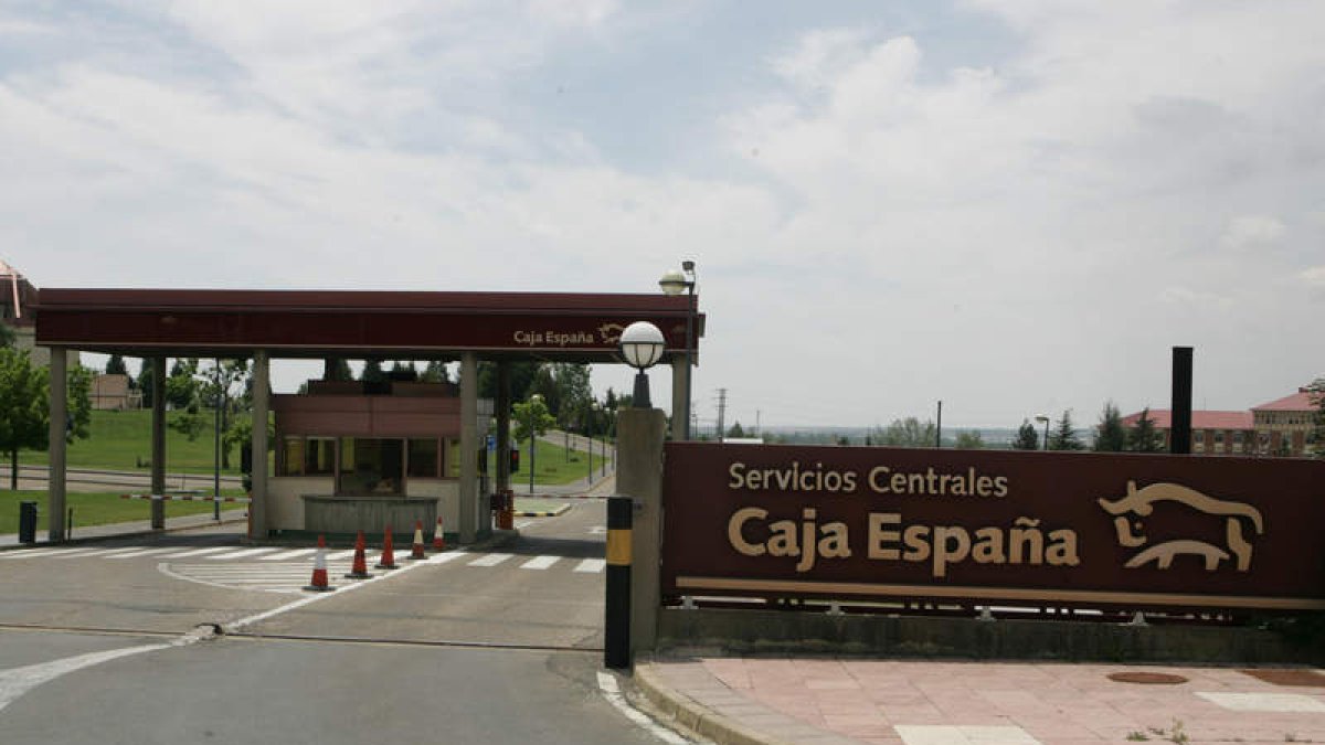 Servicios centrales de Caja España-Duero en el alto del Portillo de la capital leonesa.