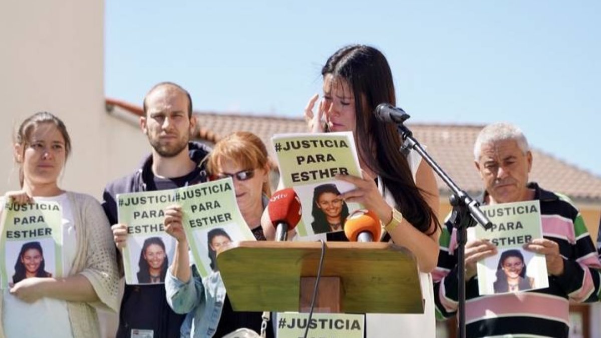Concentración ciudadana en Traspinedo (Valladolid) en recuerdo de Esther López y para pedir justicia. EFE