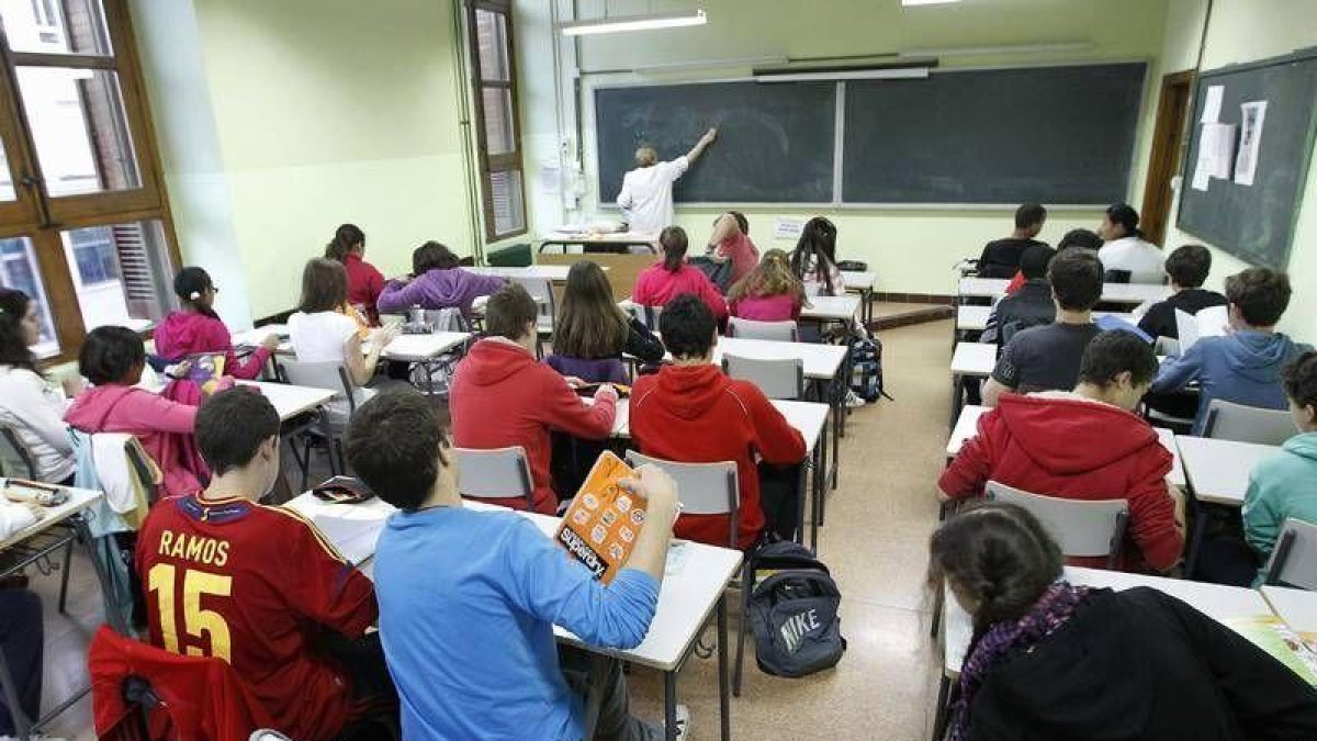 Varios estudiantes en un colegio de Zaragoza.
