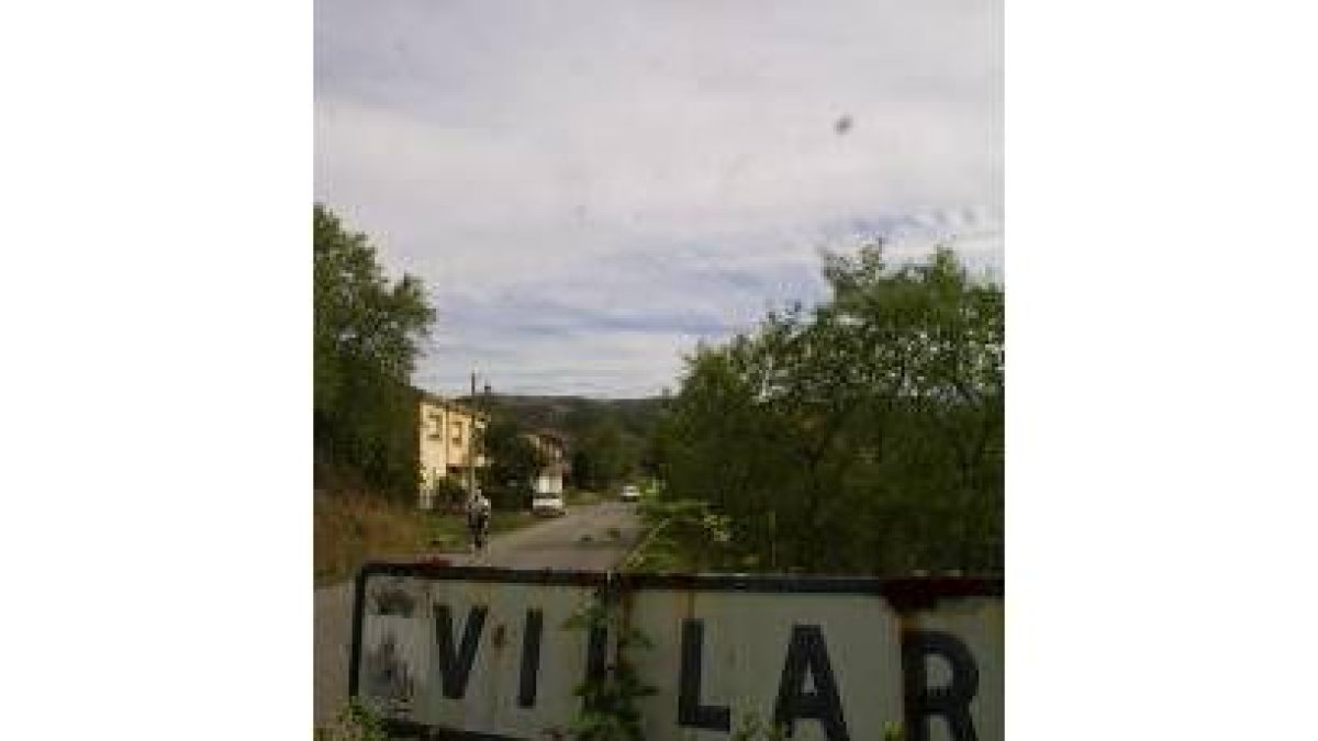 La entrada a Villar de los Barrios, pueblo muy próximo a Ponferrada