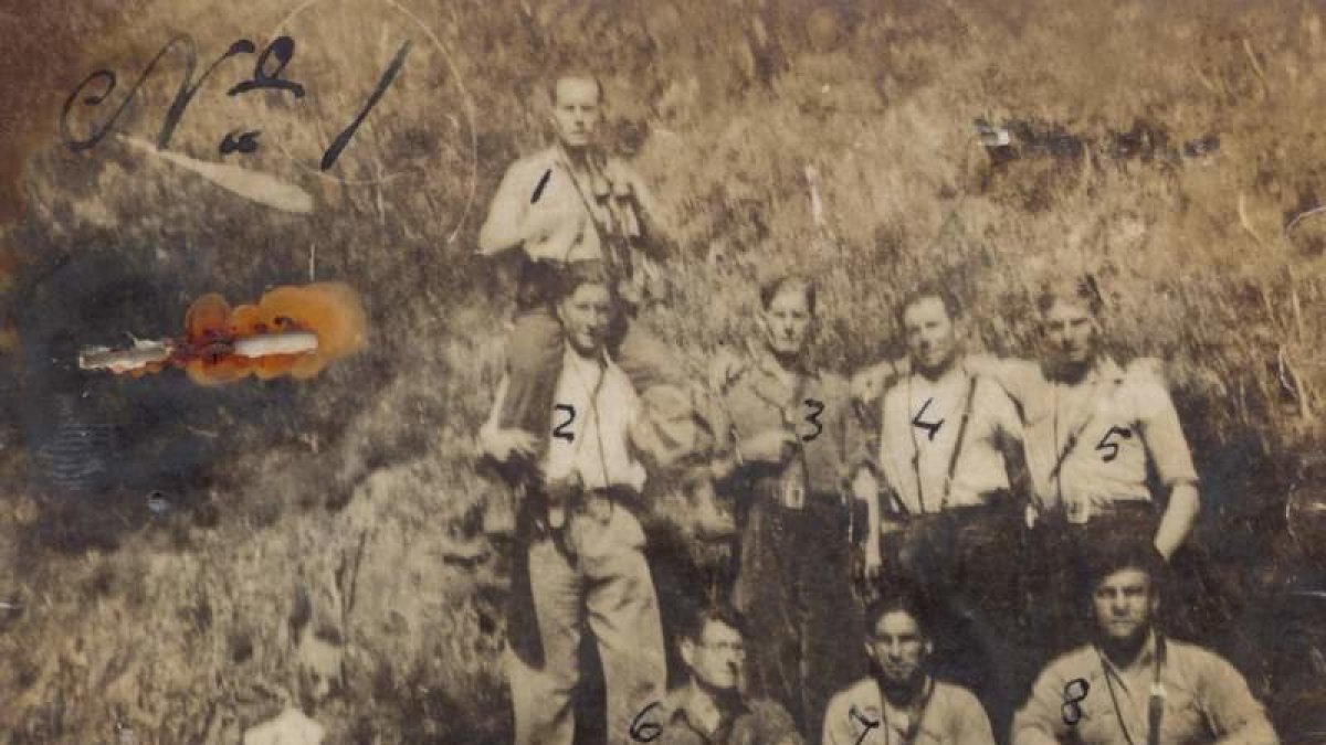 Guerrilleros en los montes de Ferradillo en 1942. ARCHIVO DEL FERROL.