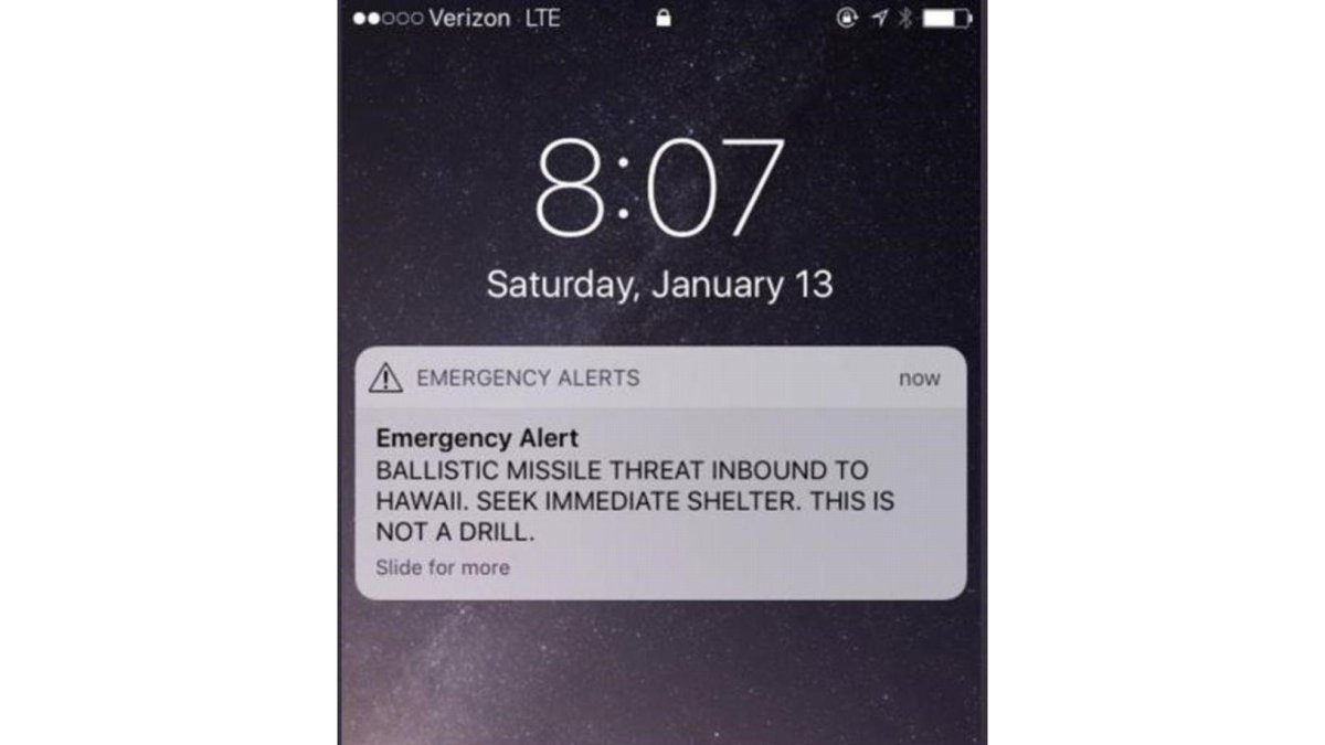 Captura de la pantalla del móvil de un ciudadano de Hawai en la que se lee el mensaje posteriormente desmentido.