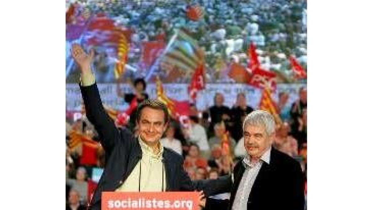 Zapatero y Maragall, en el acto a favor del Estatut en Cornellá