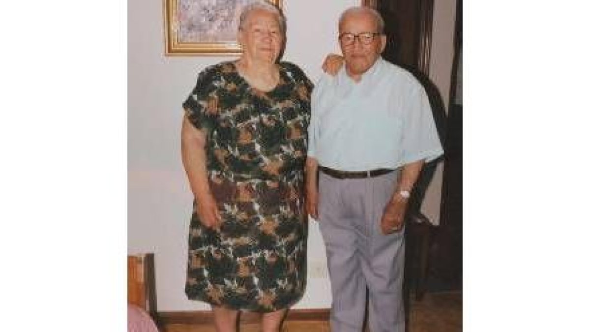 Apolonia Gago y Virgilio Ramos, que el domingo llegan a los 75 años casados