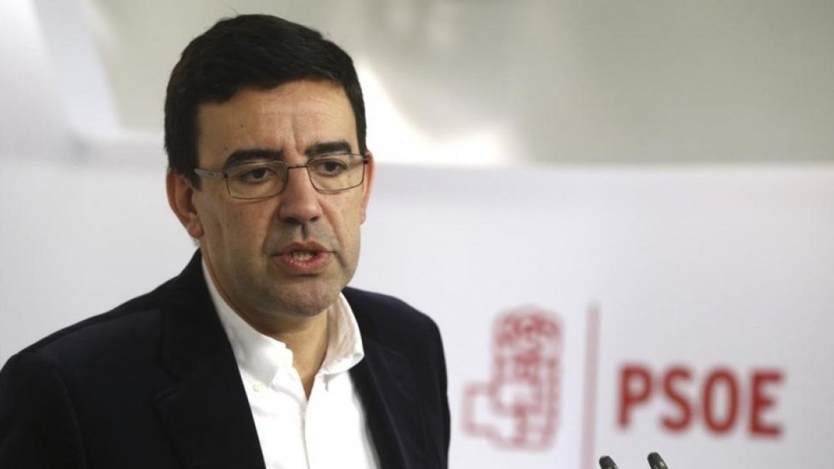 Mario Jiménez en la sede del PSOE en Ferraz (Madrid).