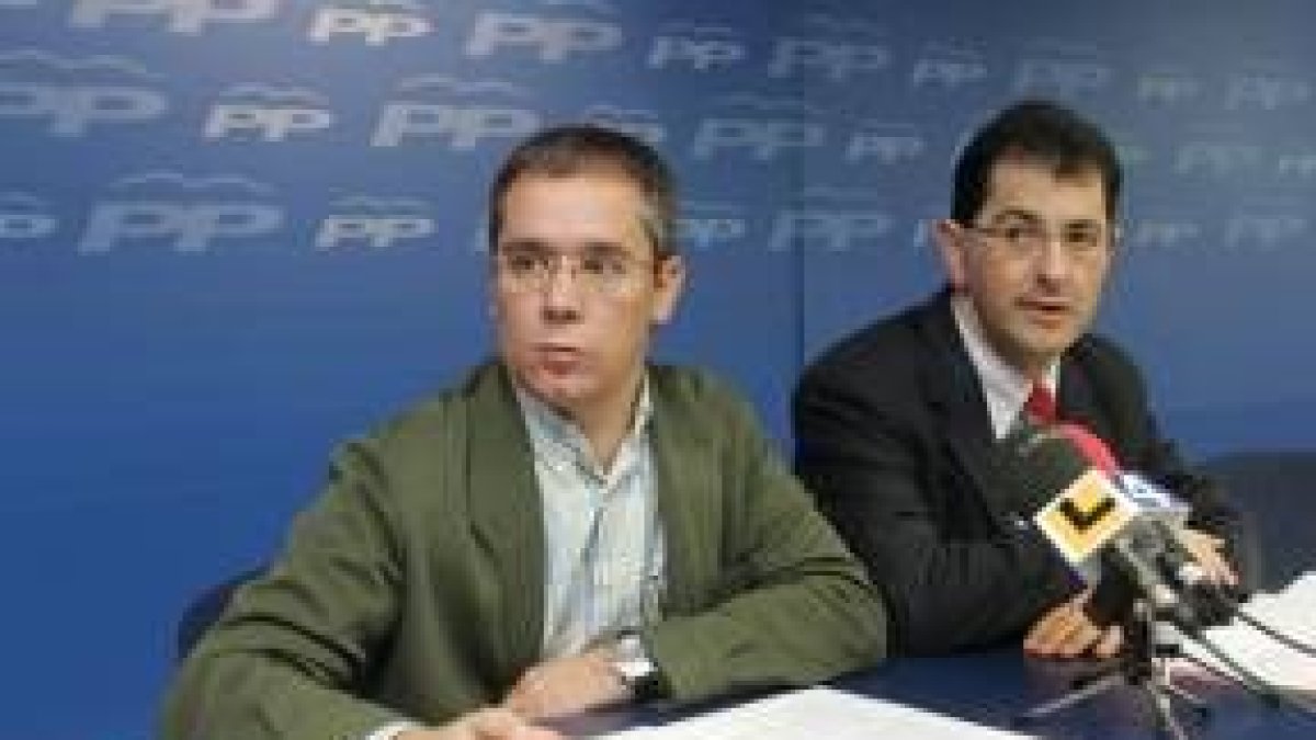 Los procuradores López Benito y Frade explicaron el pacto