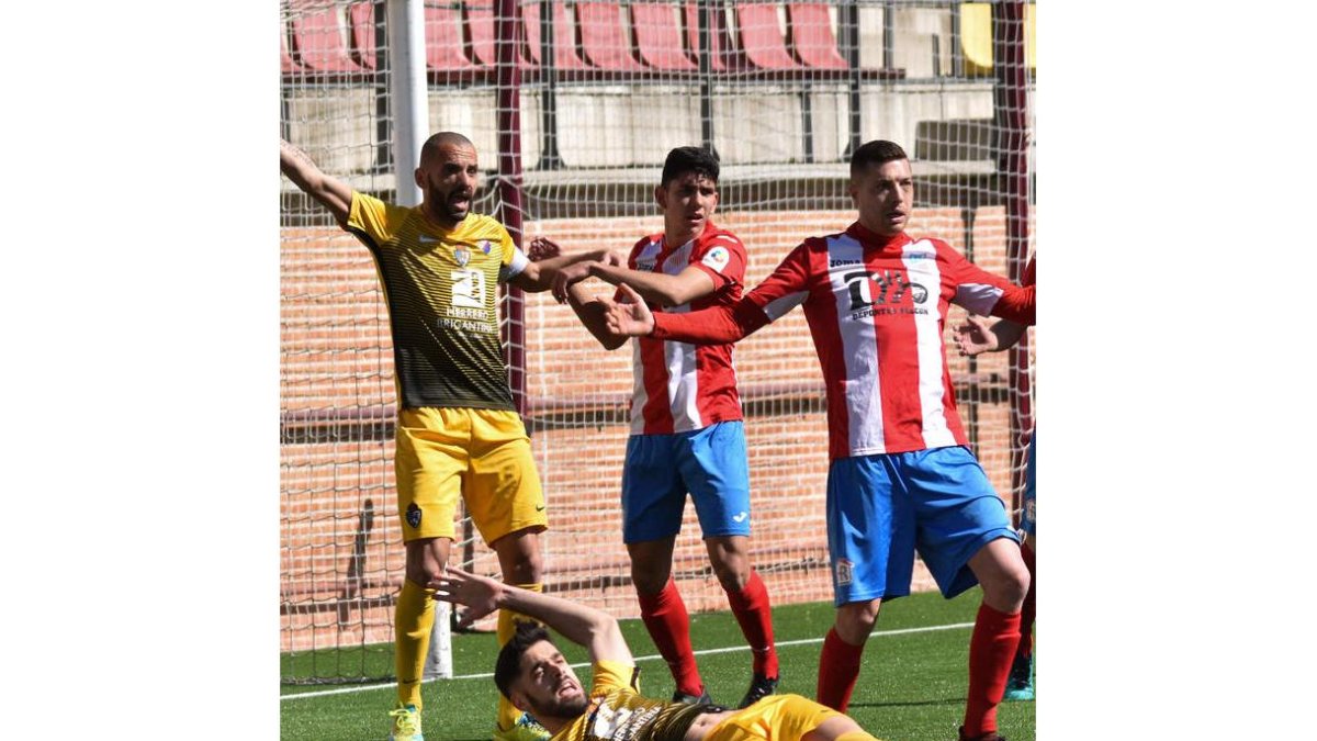 La Deportiva igualó sin goles la pasada Liga en Navalcarnero. DL
