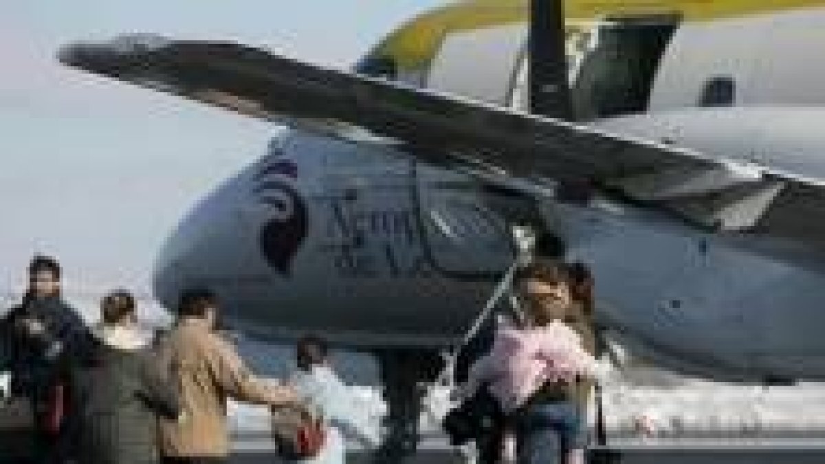 Lagun Air mantiene más de cuarenta vuelos a la semana desde el aeropuerto de La Virgen del Camino