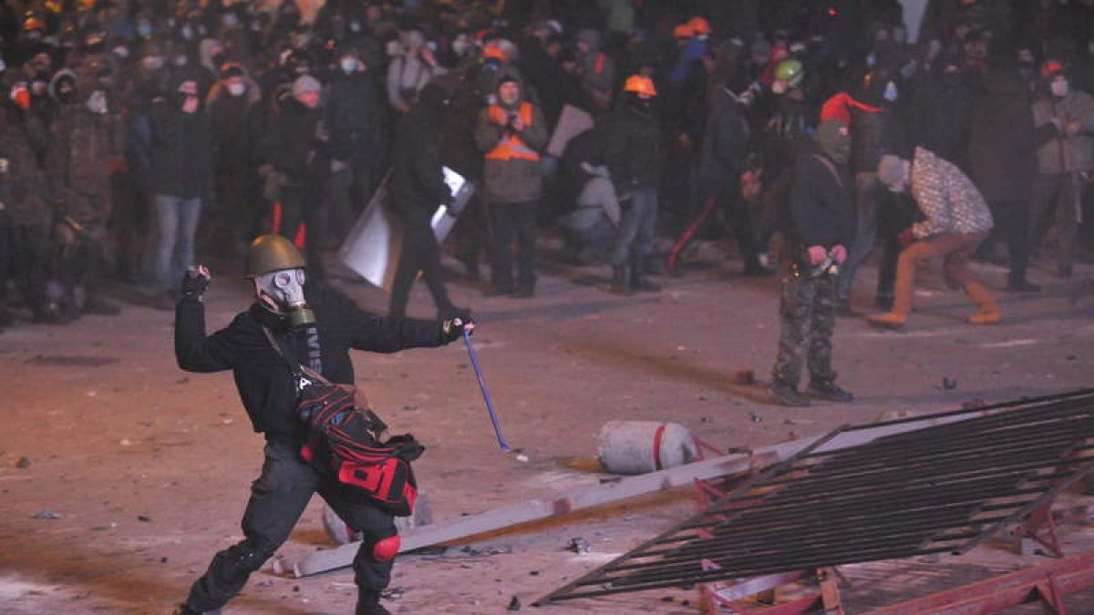 Un momento de la protesta que tuvo lugar ayer en la plaza de la Independencia de Kiev.