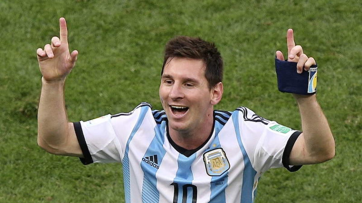 Messi celebra la victoria ante Bélgica que clasifica a Argentina para jugar la semifinal frente a Holanda.