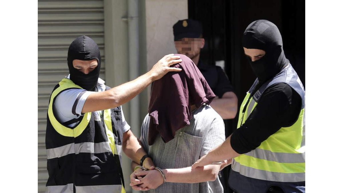 Imagen de la detención de un terrorista yihadista.