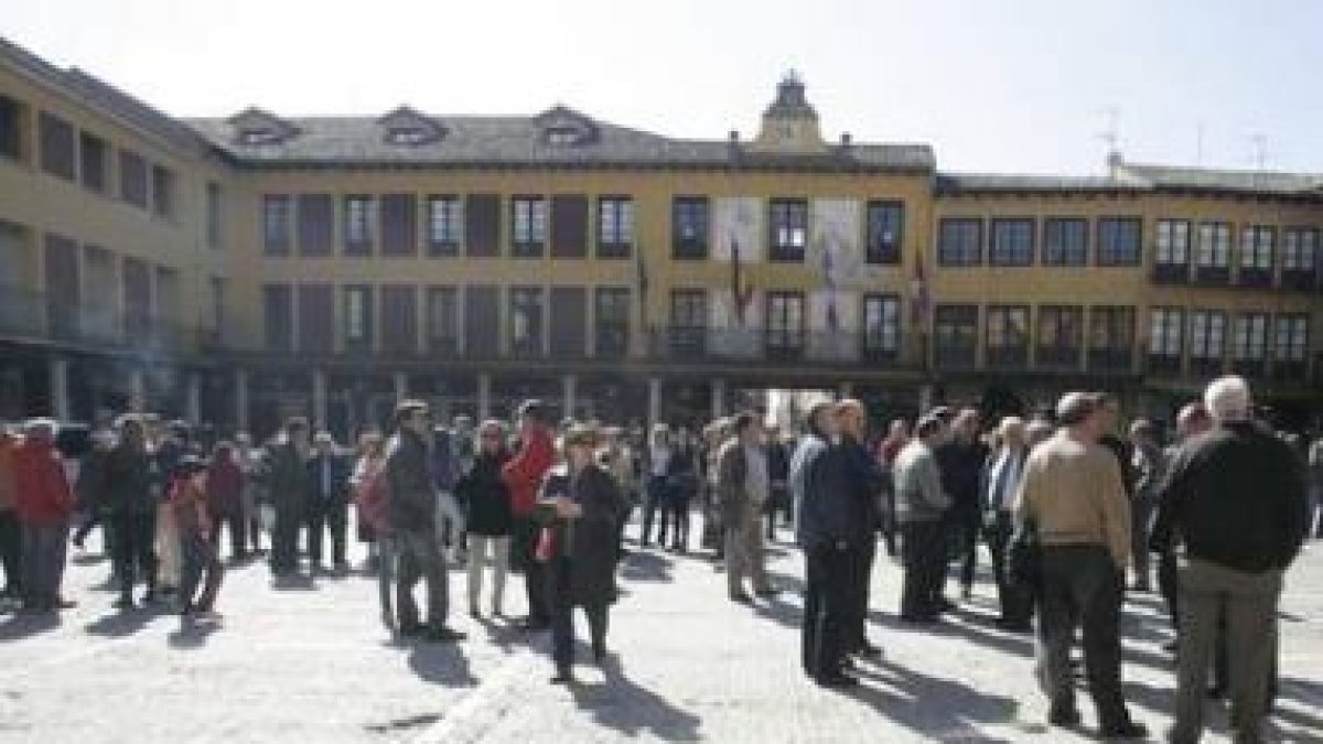 Agricultores protestando en Tordesillas por los robos sufridos.