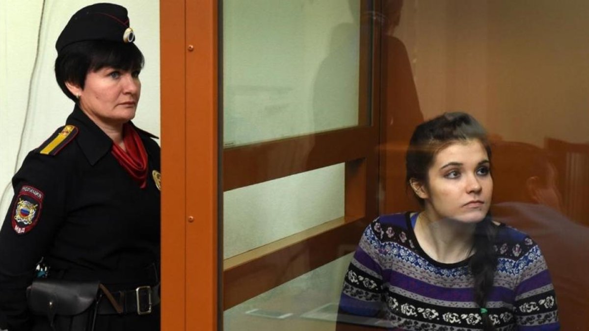 La joven Varvara Karaulova en el tribunal de Moscú.