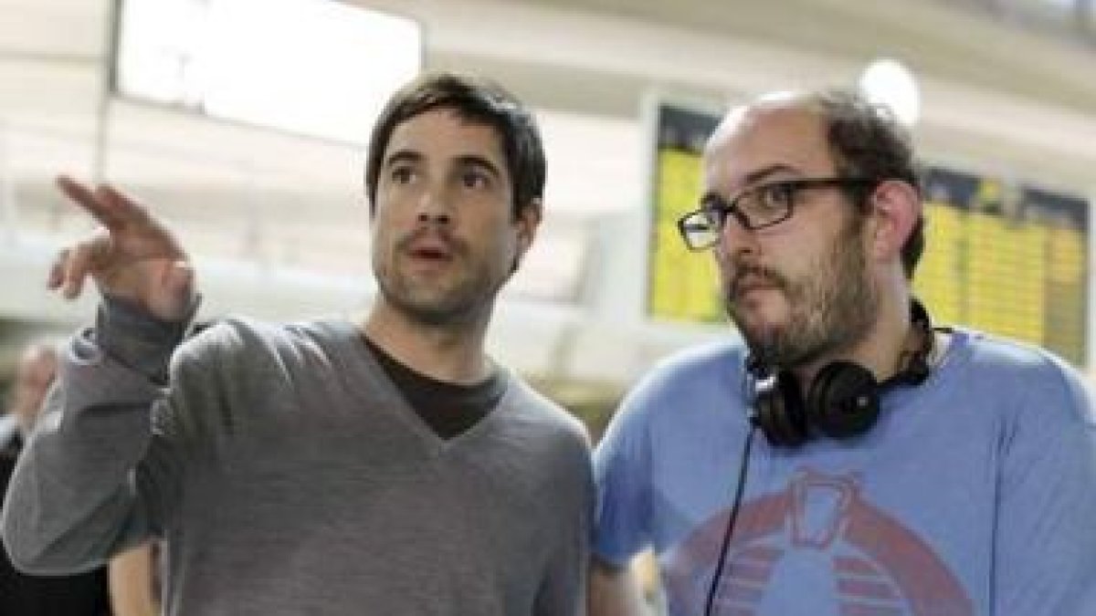 El actor Unax Ugalde y el cineasta Borja Cobeaga, en el rodaje de la película No controles