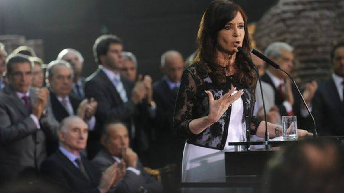 La presidenta argentina, Kirchner, durante el acto de celebración democrática.