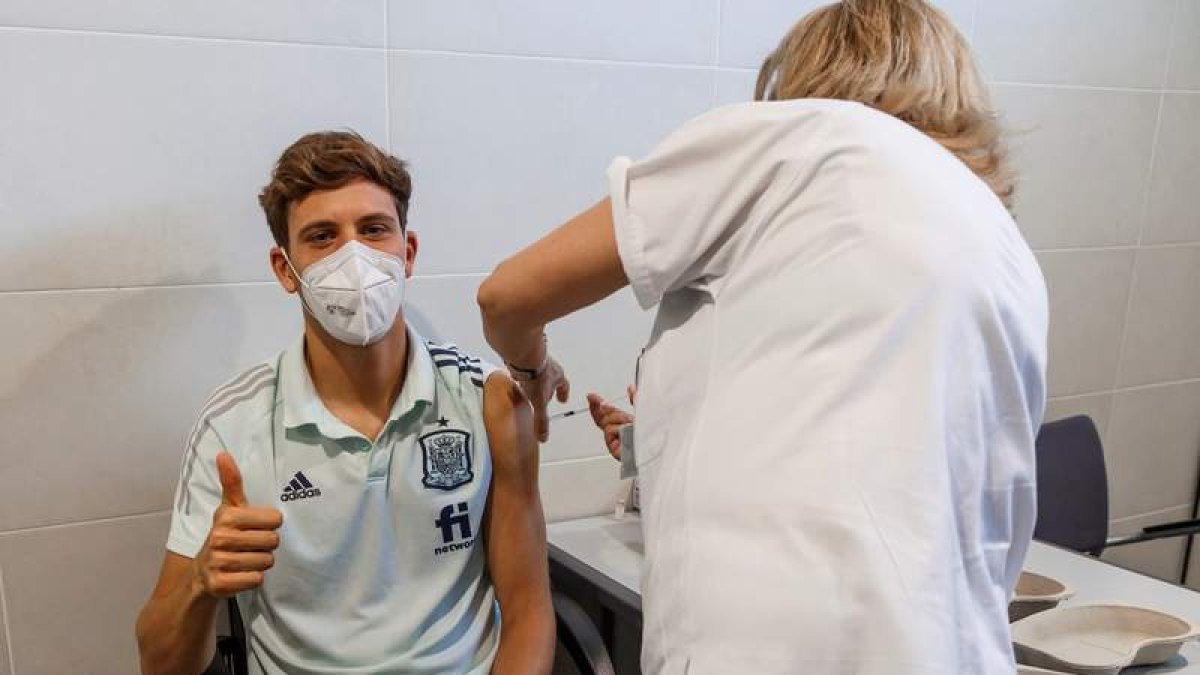 Los internacionales fueron vacunados ayer. En la imagen Marcos Llorente. PABLO GARCÍA / RFEF