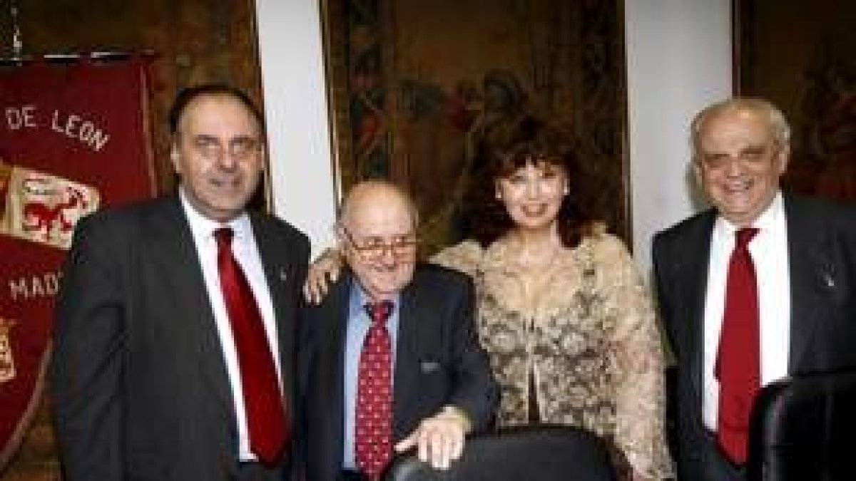 Rafael Álvarez, Cosme Sordo, Mary Paz Pondal y Manuel Núñez Pérez